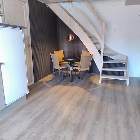 Apartment Henne Station, Midtiby